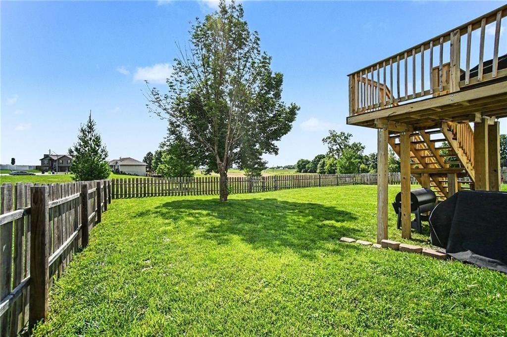 18607 Wildflower Drive — photo 27