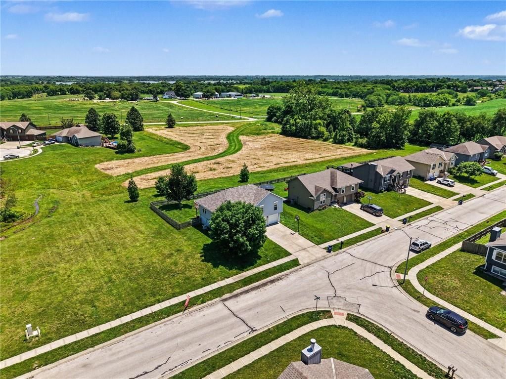 18607 Wildflower Drive — photo 30
