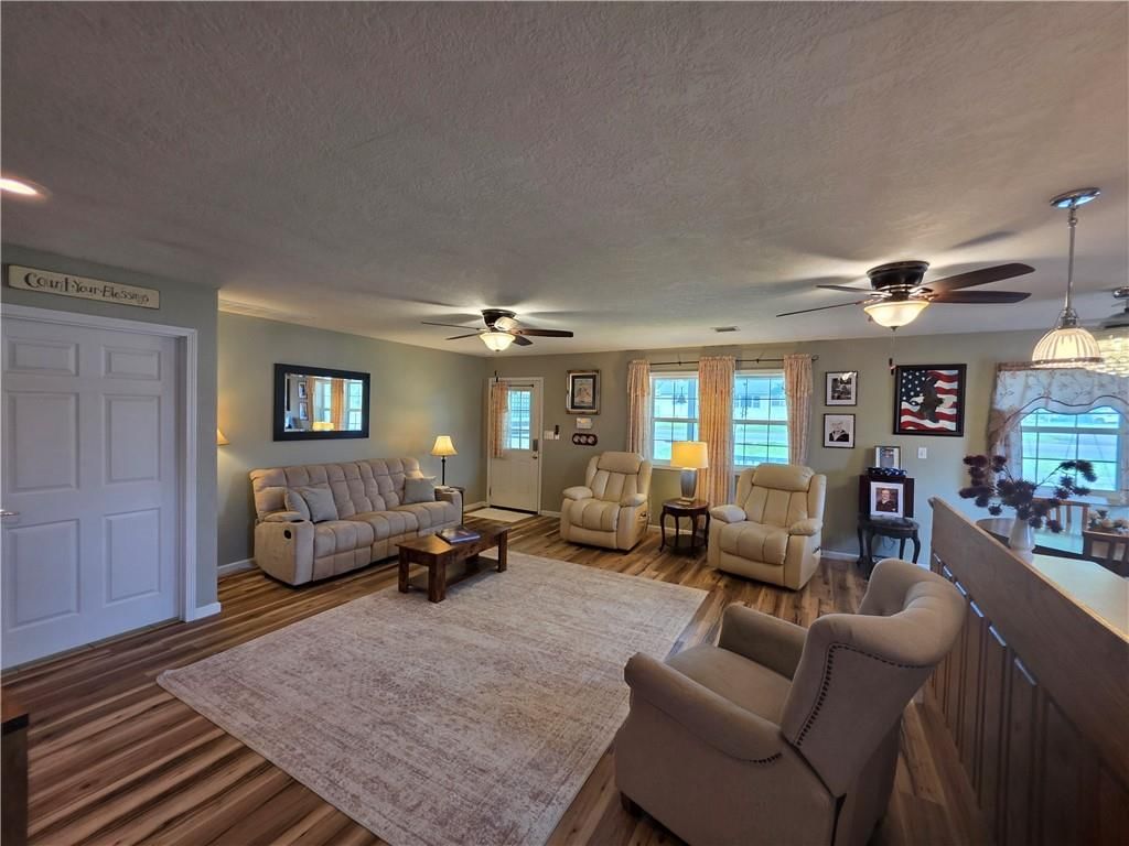 1401 S Main Street — photo 6