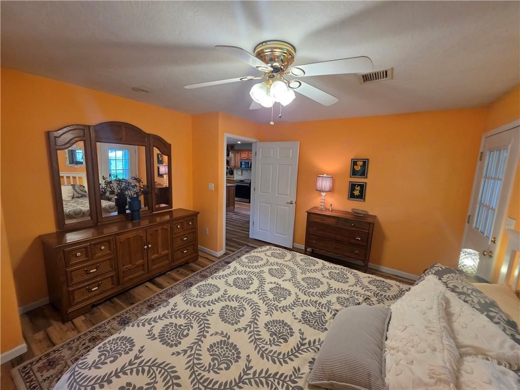 1401 S Main Street — photo 18