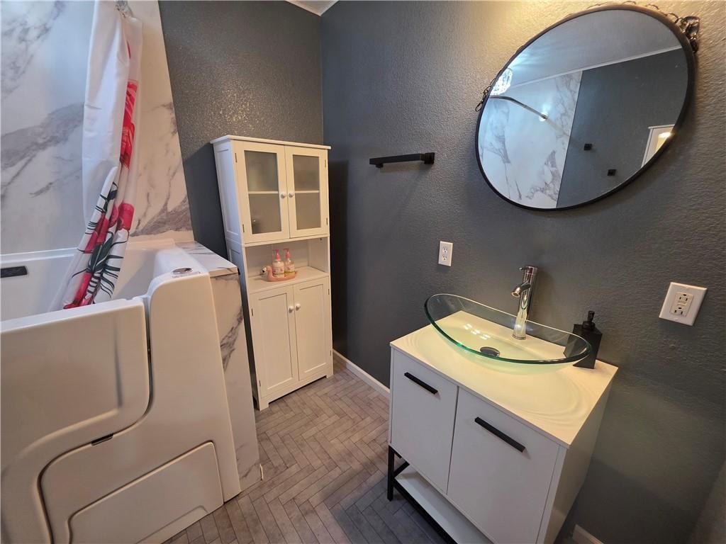 1401 S Main Street — photo 32
