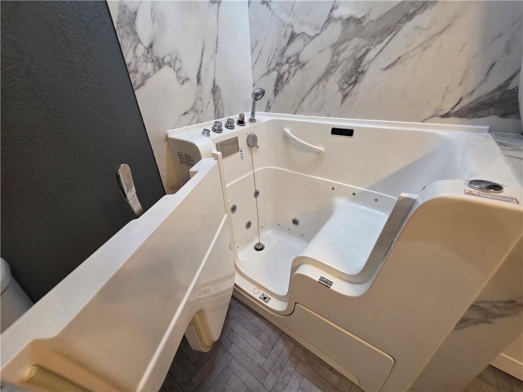 1401 S Main Street — photo 33