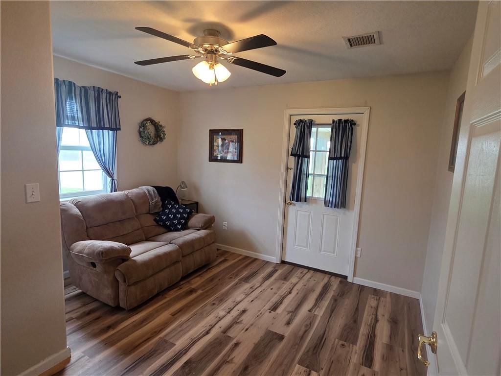 1401 S Main Street — photo 34