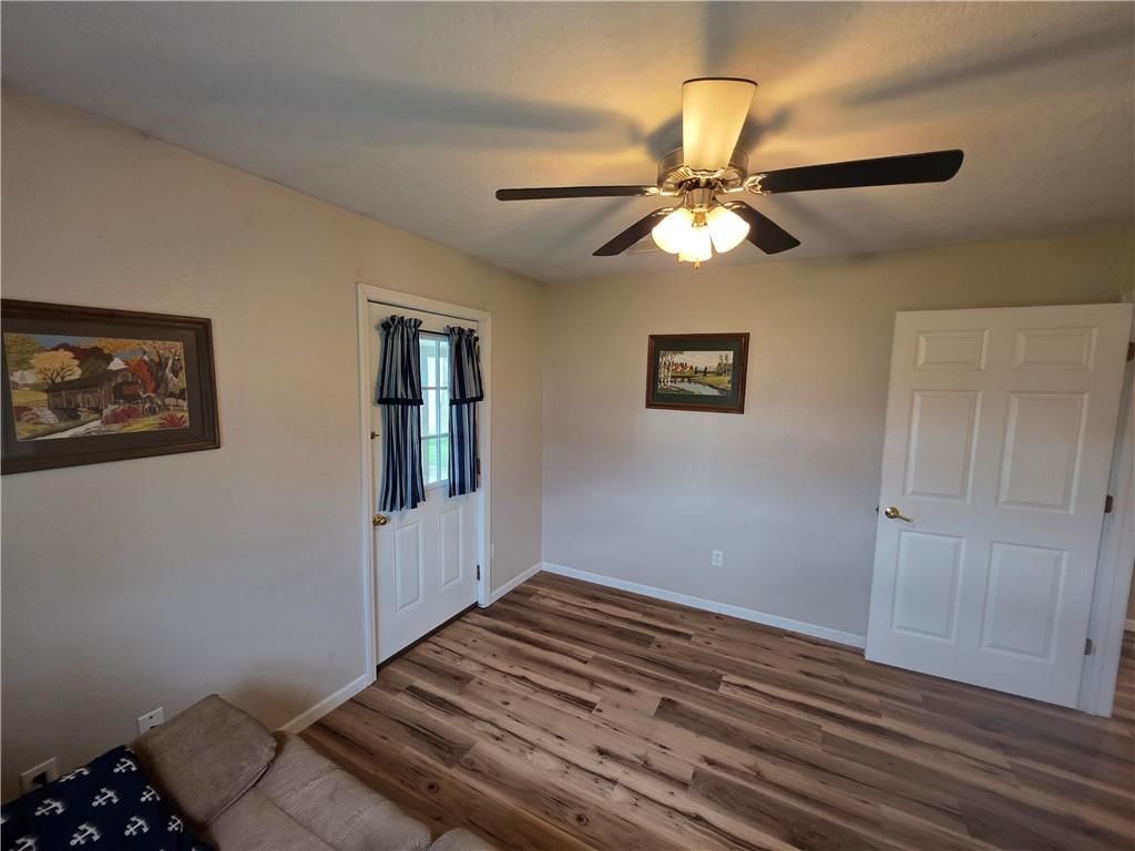 1401 S Main Street — photo 36