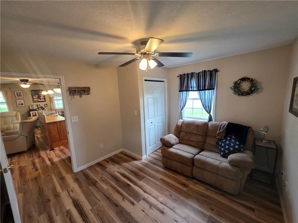 1401 S Main Street — photo 37