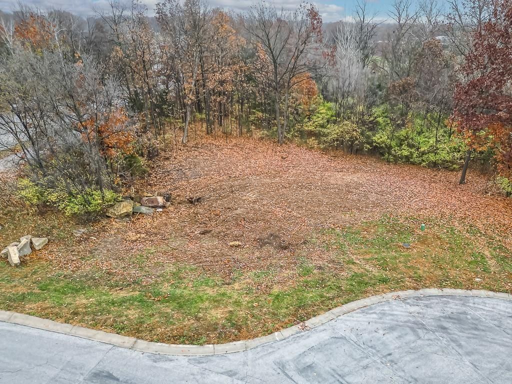 1942 Edgewood Drive — photo 2
