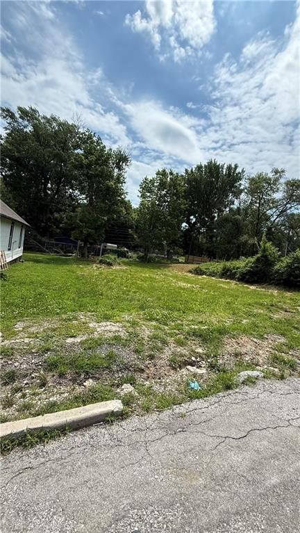 2031 Lister Avenue — photo 23