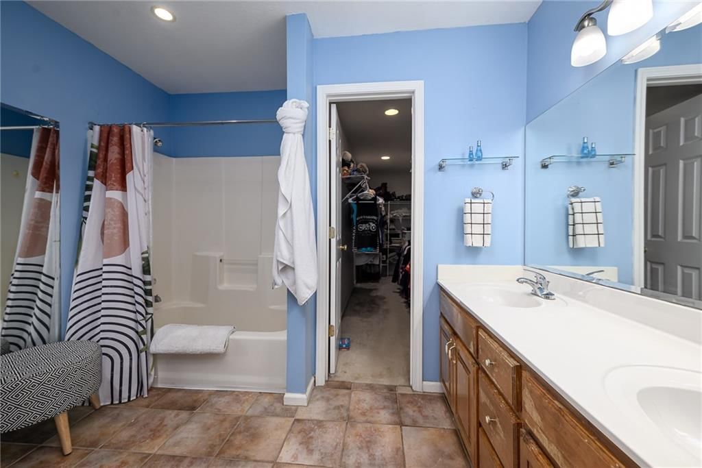 10541 Haskell Avenue — photo 12