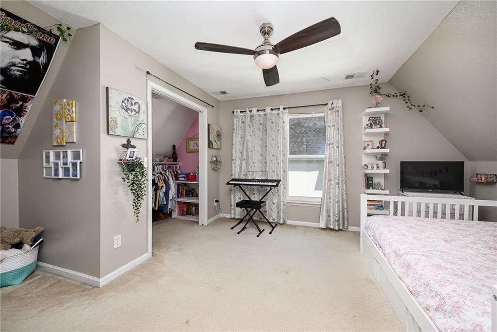 10541 Haskell Avenue — photo 17