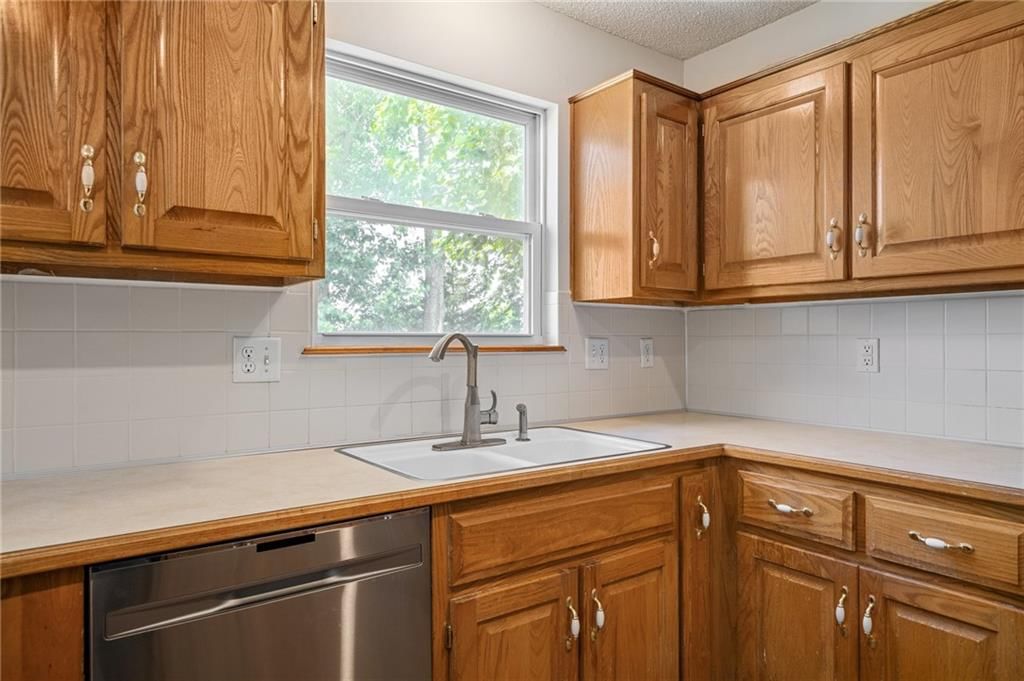 578 W Layton Street — photo 10