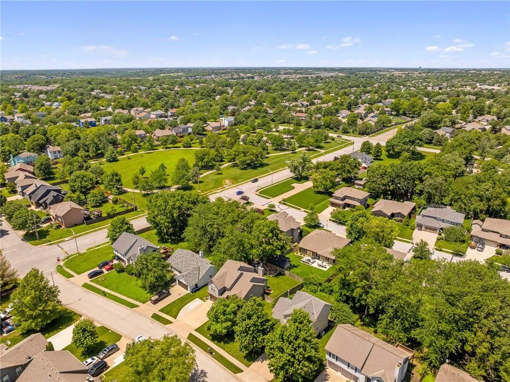 578 W Layton Street — photo 39