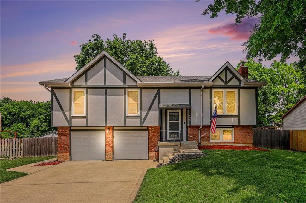 1406 N Mart Way Drive — photo 1