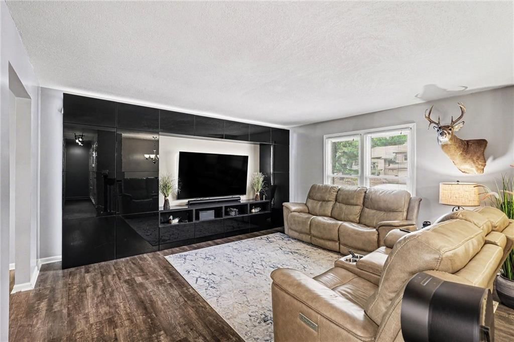 1406 N Mart Way Drive — photo 5