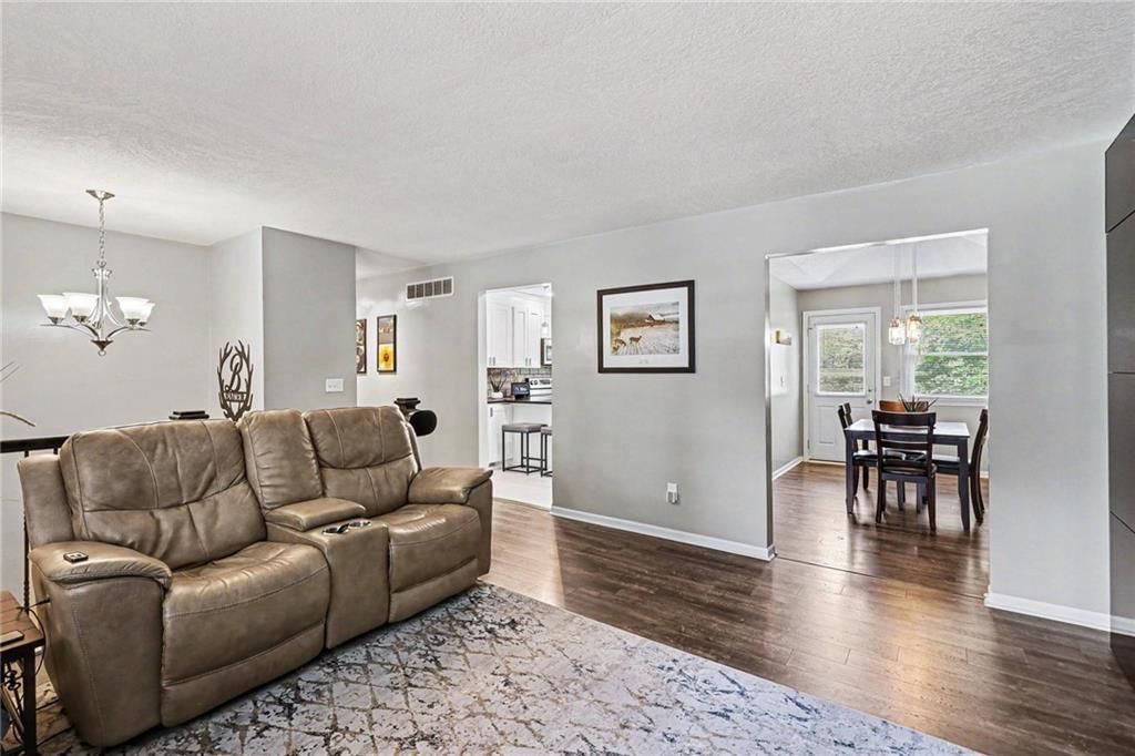 1406 N Mart Way Drive — photo 7