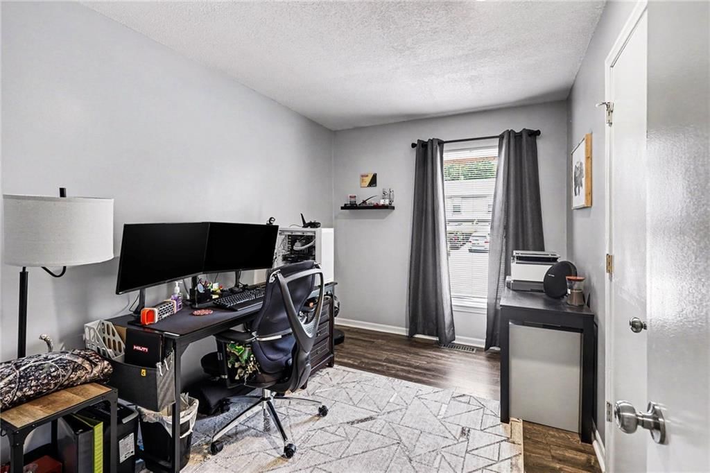 1406 N Mart Way Drive — photo 14
