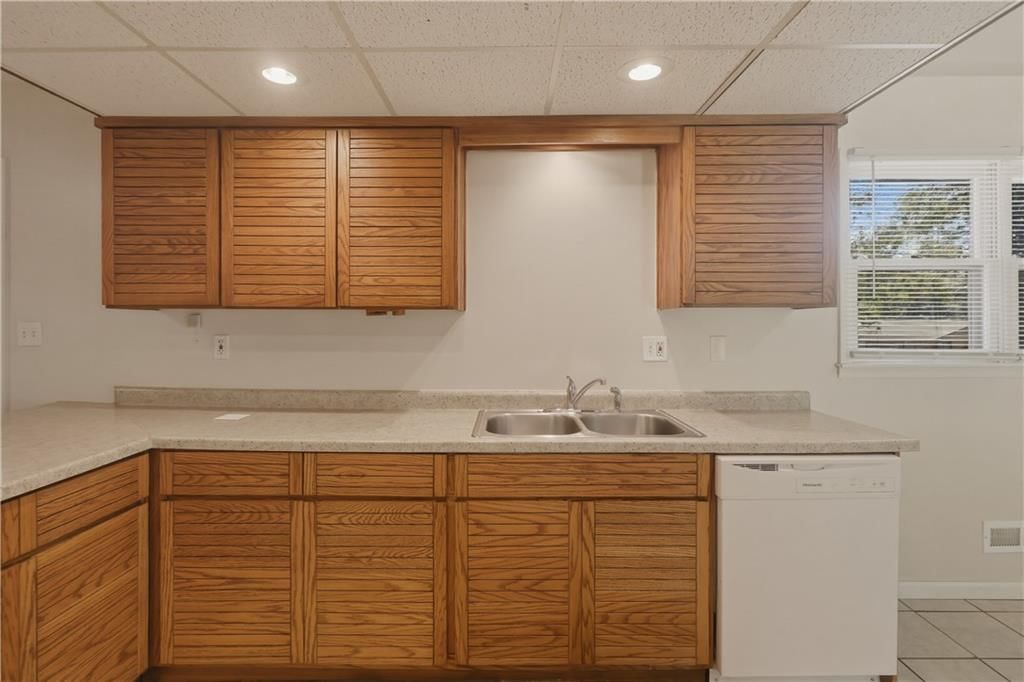 7802 E 112 Street — photo 12