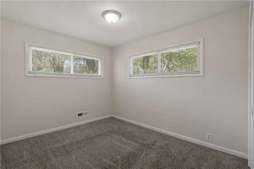 7802 E 112 Street — photo 18