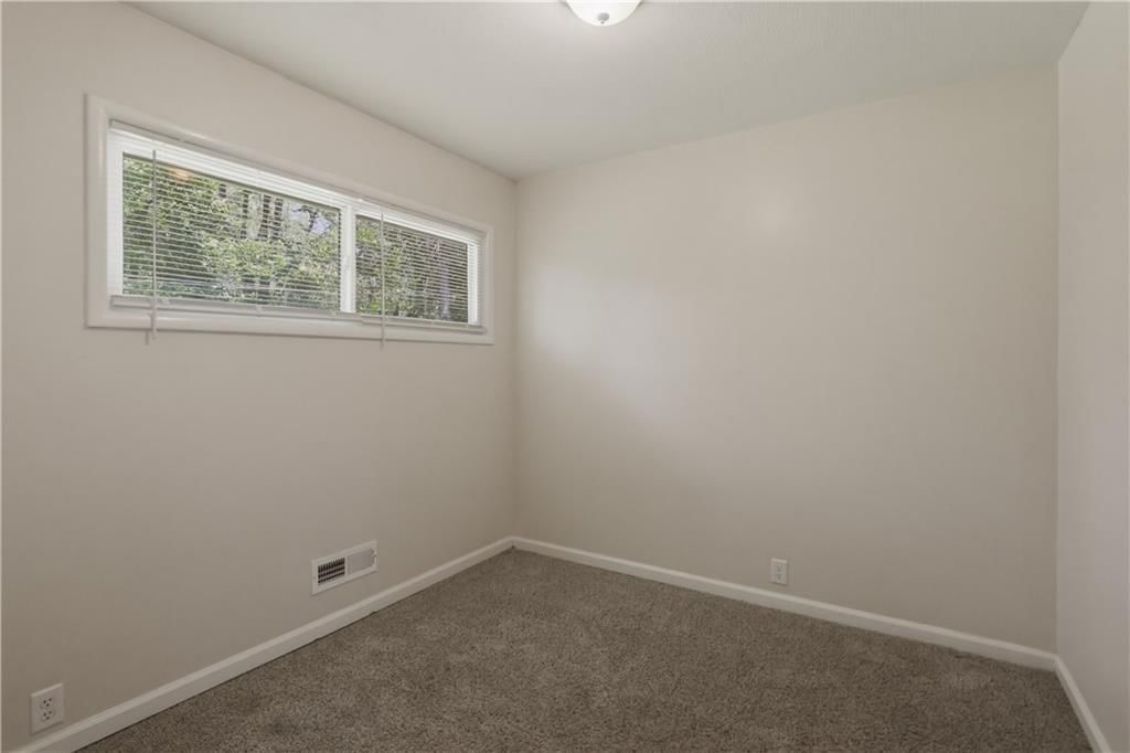7802 E 112 Street — photo 19