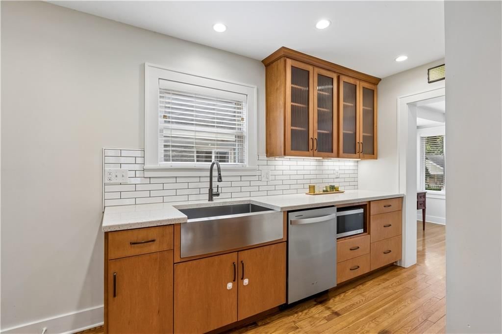 6017 Holmes Street — photo 9