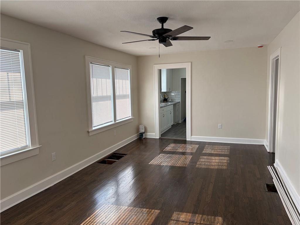 126 S Willow Avenue — photo 5