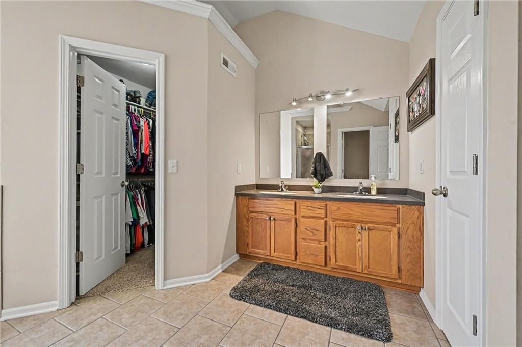 502 Lake Meadows Drive — photo 12