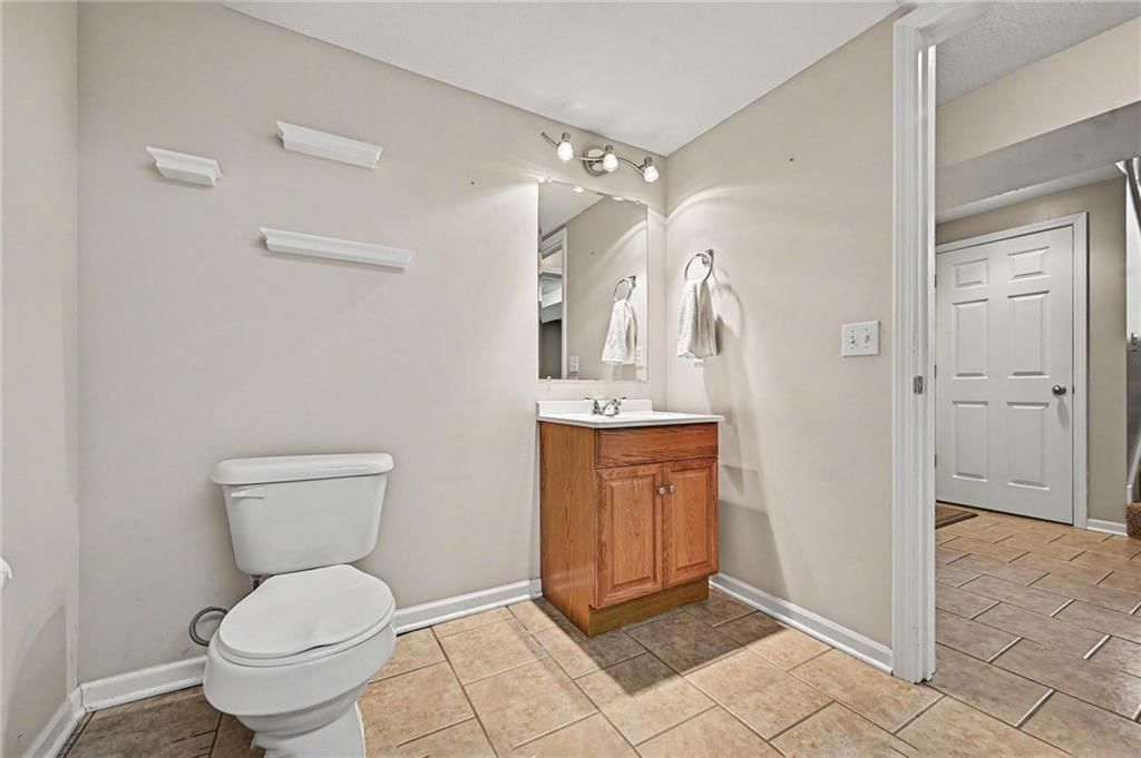 502 Lake Meadows Drive — photo 14