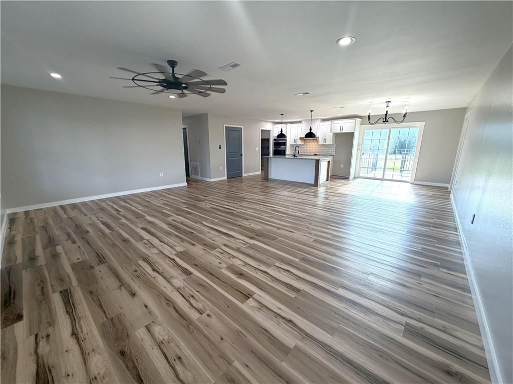 11915 Liv 2355 N/A — photo 10