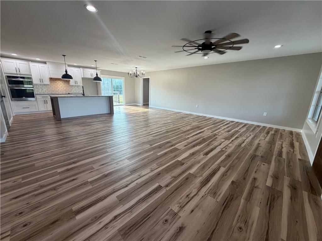 11915 Liv 2355 N/A — photo 11
