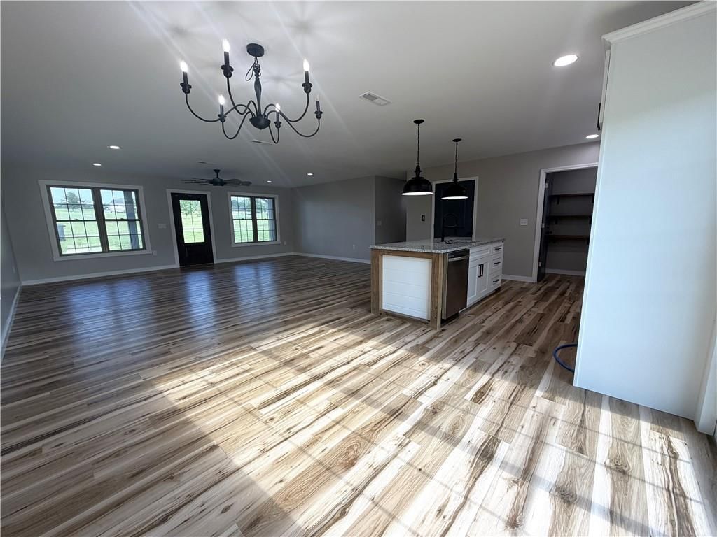 11915 Liv 2355 N/A — photo 15