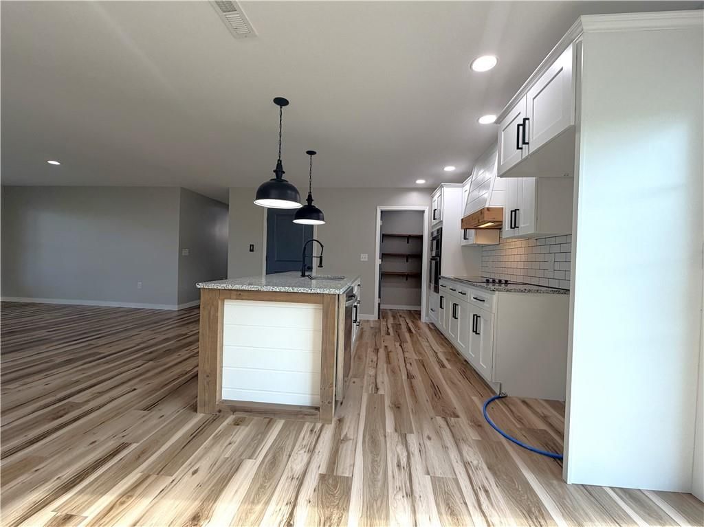 11915 Liv 2355 N/A — photo 16