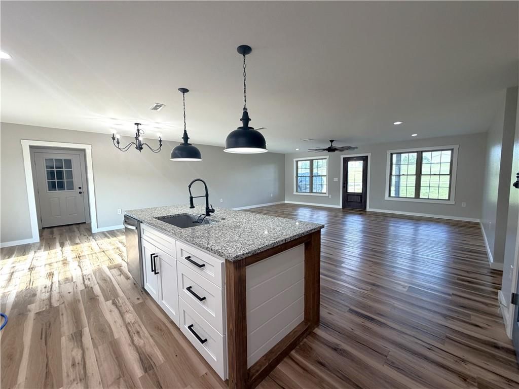 11915 Liv 2355 N/A — photo 17