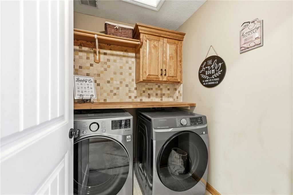 2210 NE 109th Terrace — photo 34