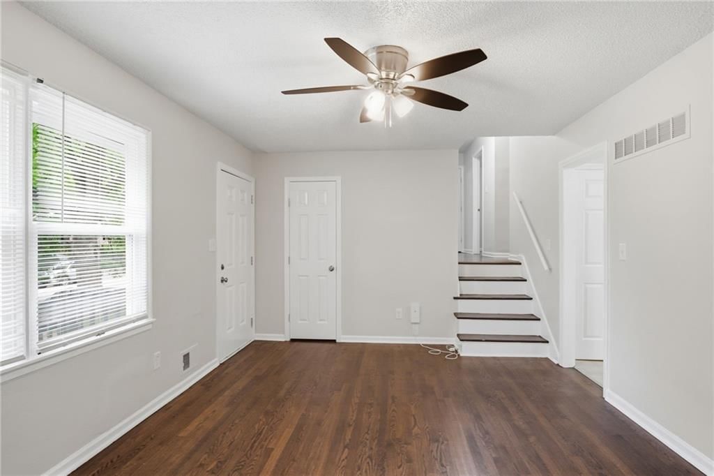 8909 Stark Avenue — photo 3