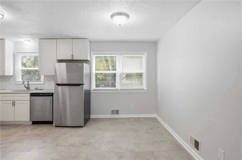 8909 Stark Avenue — photo 13