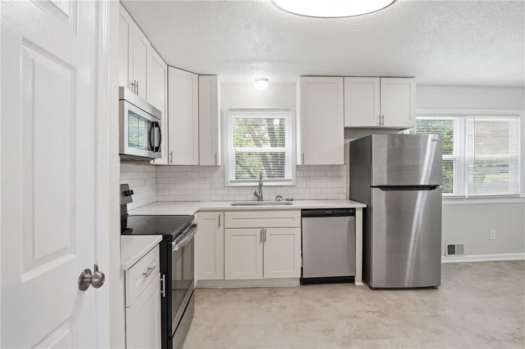 8909 Stark Avenue — photo 15