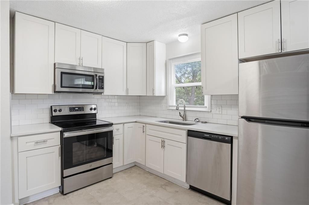 8909 Stark Avenue — photo 17