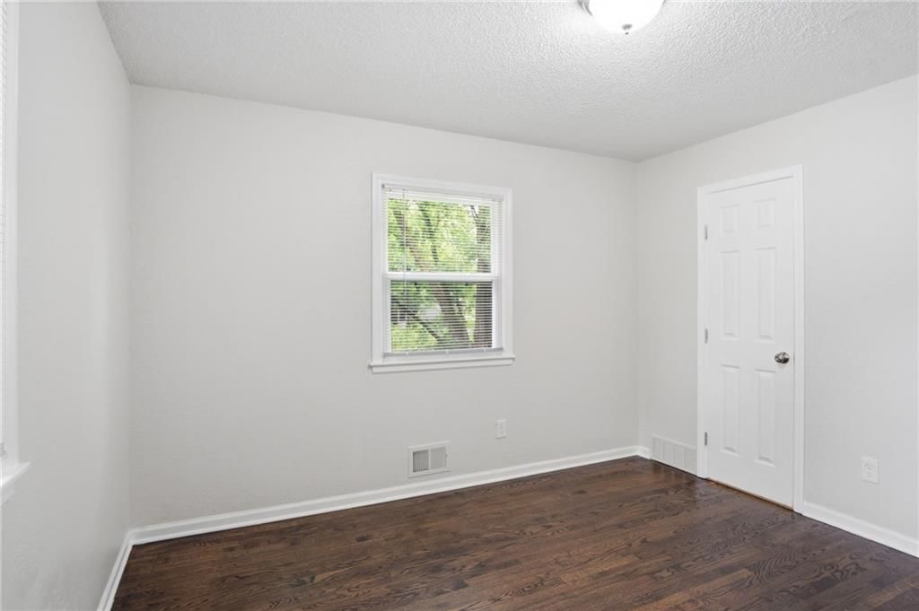 8909 Stark Avenue — photo 20