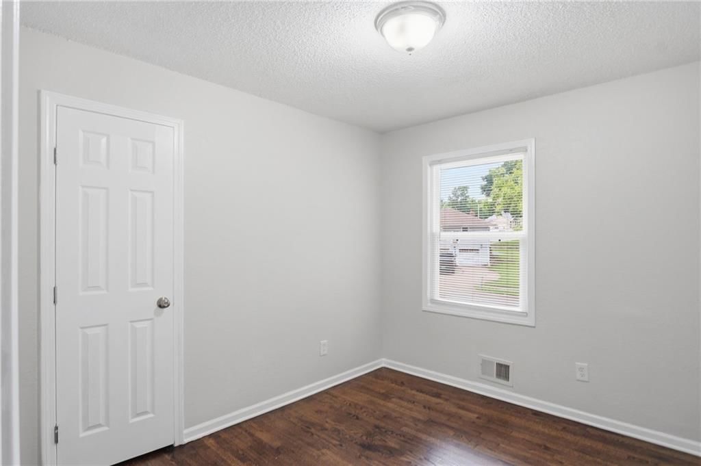 8909 Stark Avenue — photo 22