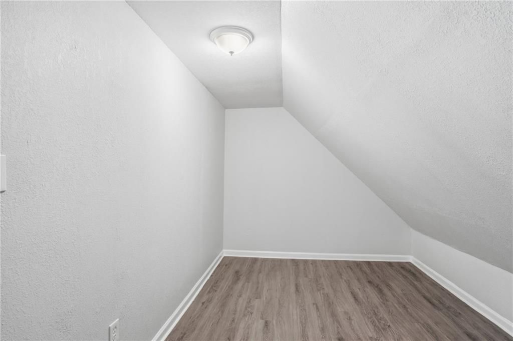 8909 Stark Avenue — photo 24