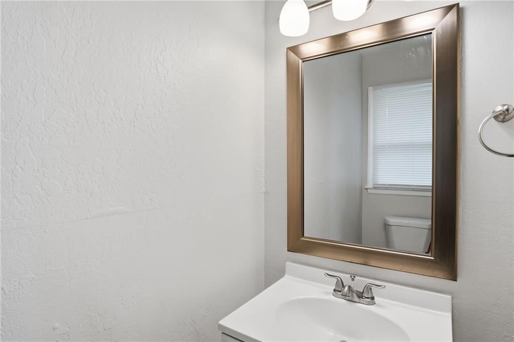 8909 Stark Avenue — photo 27
