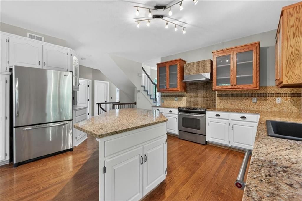 5304 Summit Court — photo 9