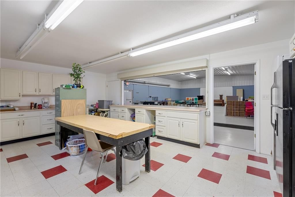 924 W Myrtle Street — photo 7