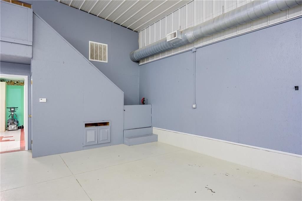 924 W Myrtle Street — photo 13