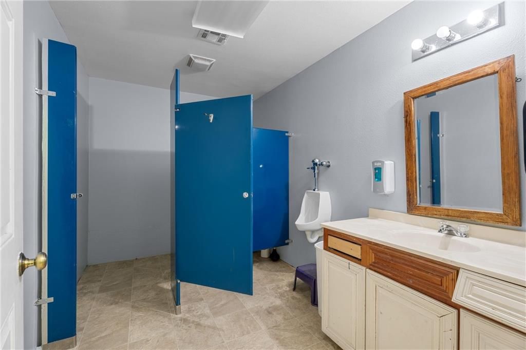924 W Myrtle Street — photo 23