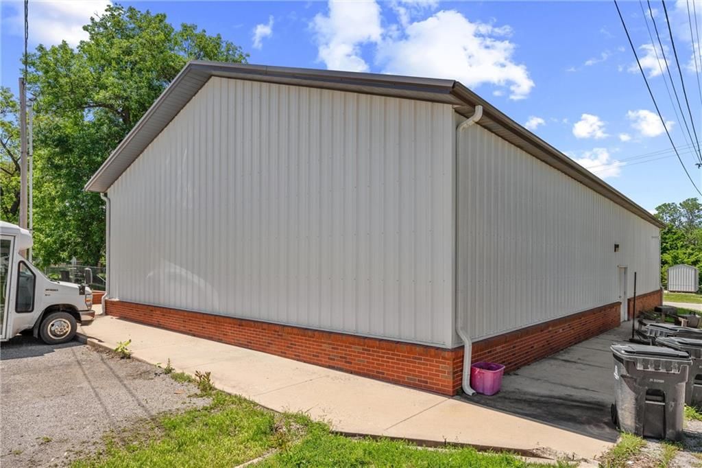 924 W Myrtle Street — photo 25