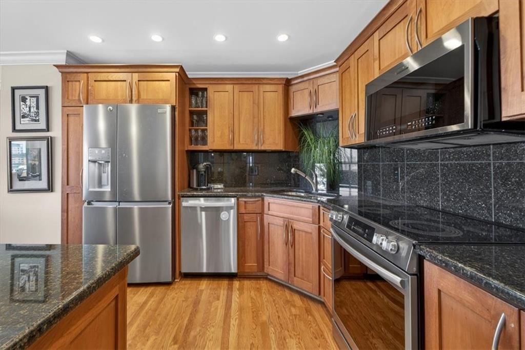 121 W 48th Street — photo 8