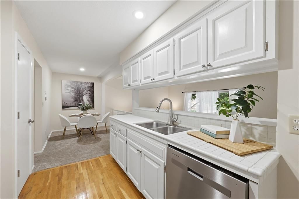 417 W 104th Street — photo 11