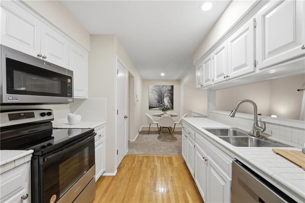 417 W 104th Street — photo 12