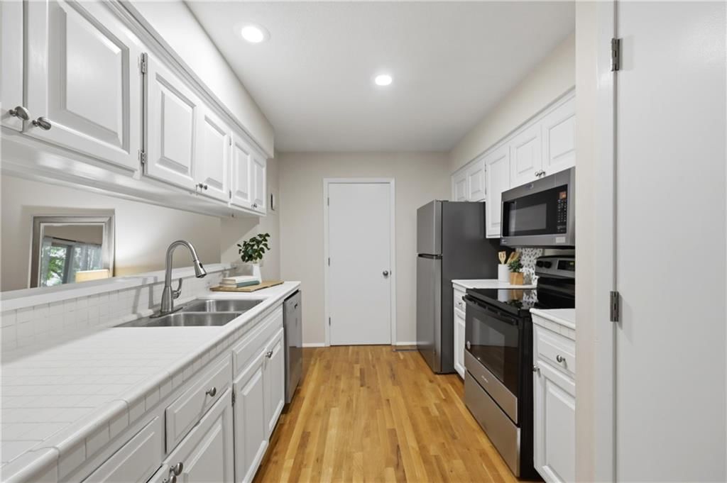 417 W 104th Street — photo 13