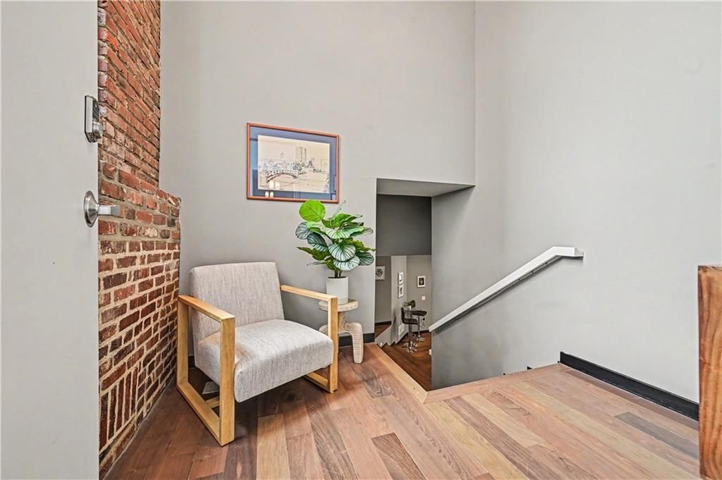 308 W 8th Street — photo 5